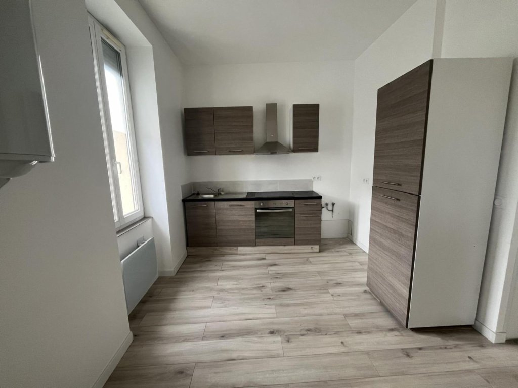 APPARTEMENT T3 A LOUER - MONTBRISON - 70.7 m2 - 625 &euro; charges comprises par mois