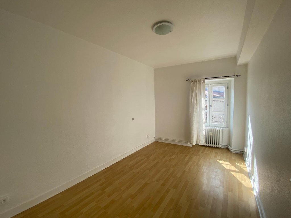 APPARTEMENT T3 A LOUER - MONTBRISON - 59.68 m2 - 550 &euro; charges comprises par mois
