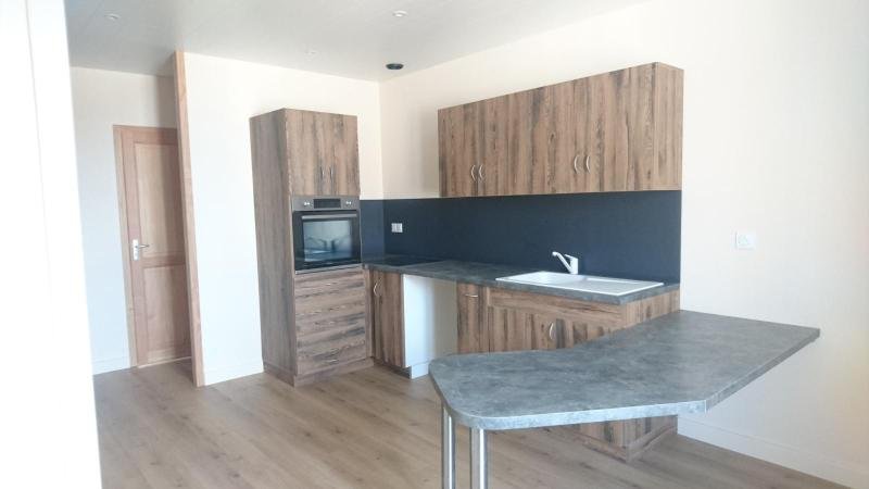 STUDIO A LOUER - FEURS - 36 m2 - 435 &euro; charges comprises par mois