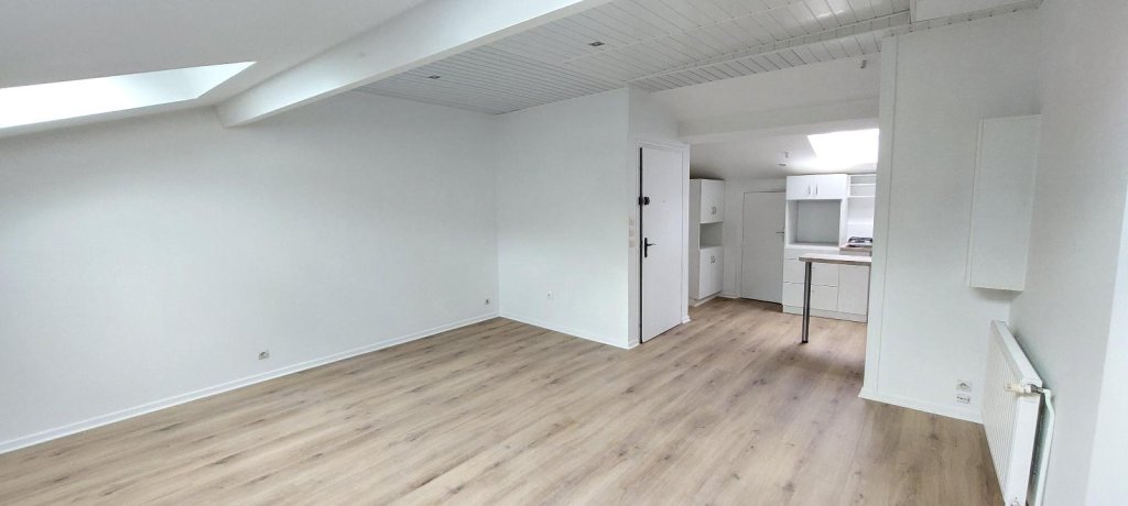 APPARTEMENT T3 A LOUER - CHAZELLES SUR LYON - 68.69 m2 - 620 &euro; charges comprises par mois