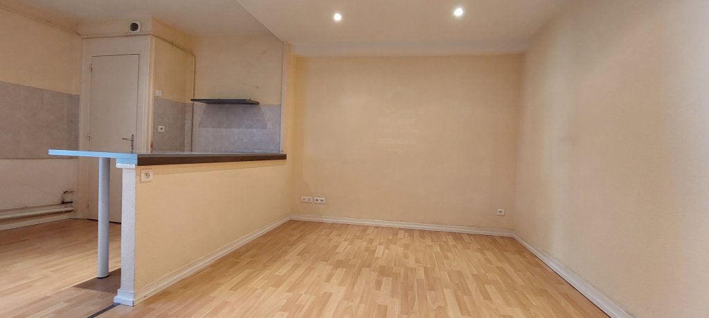 APPARTEMENT T2 A LOUER - CHAZELLES SUR LYON - 41.54 m2 - 340 &euro; charges comprises par mois