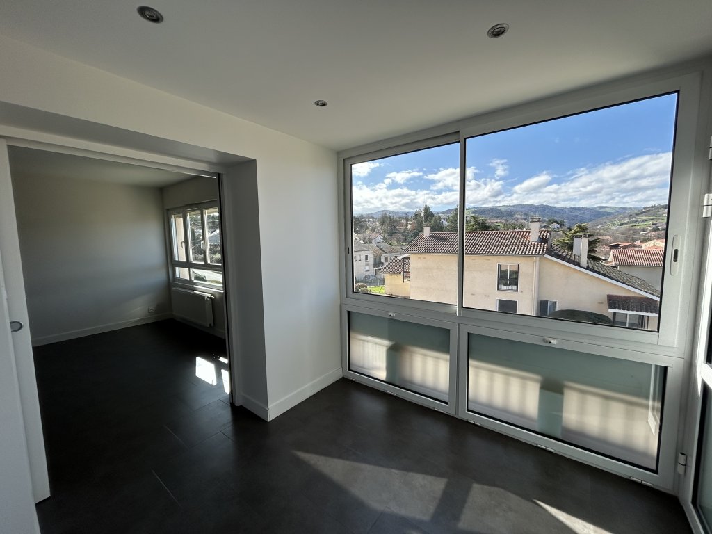APPARTEMENT T4 A LOUER - MONTBRISON - 73.34 m2 - 680 &euro; charges comprises par mois
