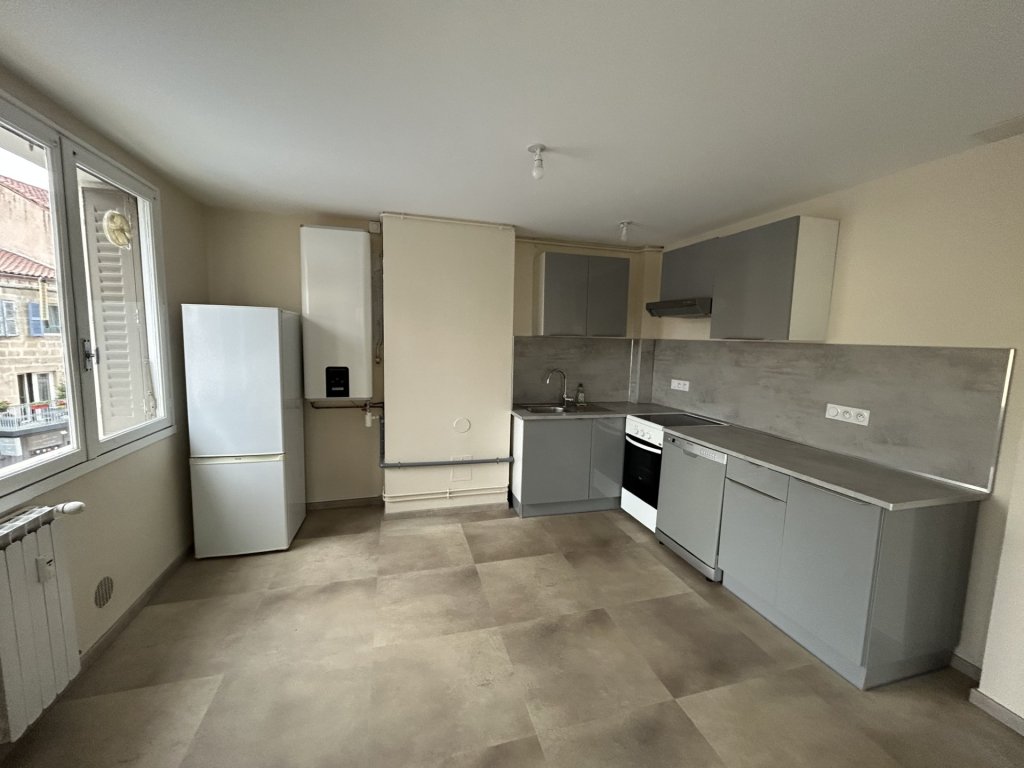 APPARTEMENT T2 A LOUER - MONTBRISON - 51 m2 - 590 &euro; charges comprises par mois