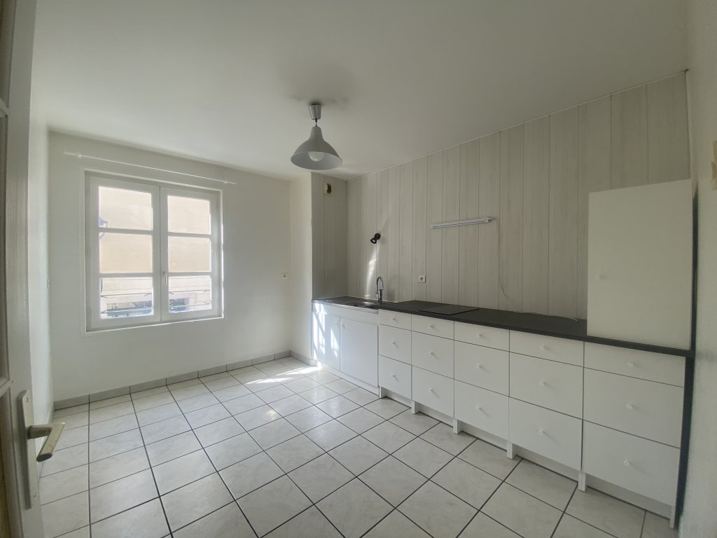 APPARTEMENT T3 A LOUER - MONTBRISON - 72.23 m2 - 610 &euro; charges comprises par mois