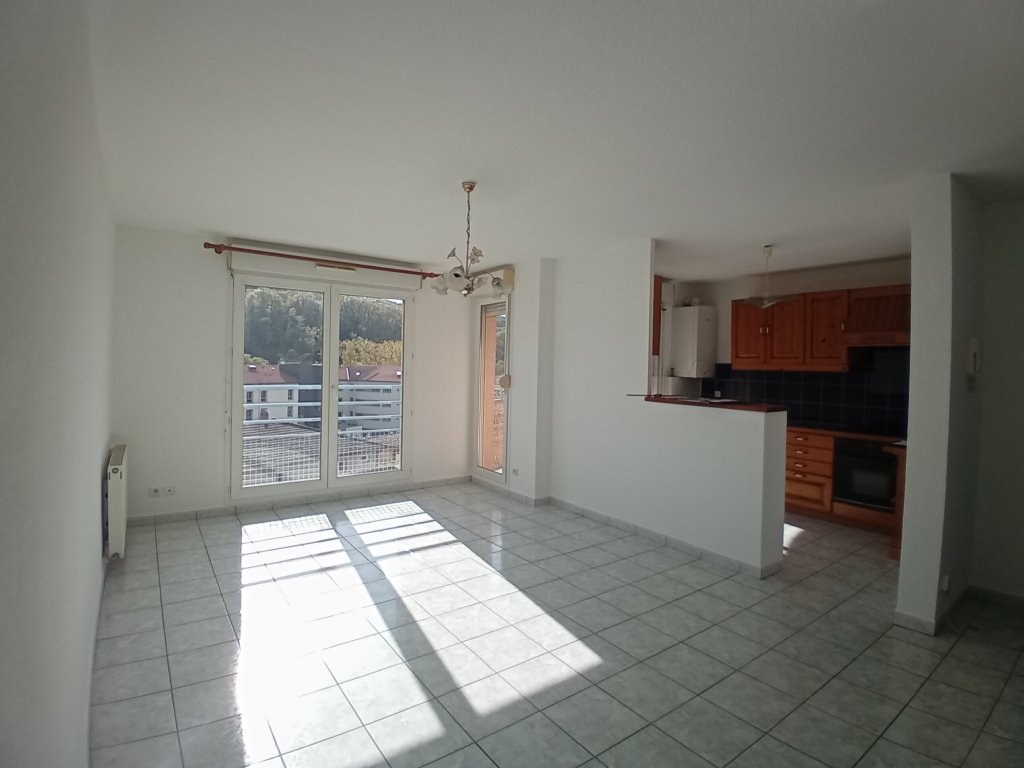 APPARTEMENT T2 A LOUER - BOEN SUR LIGNON - 47.85 m2 - 608 &euro; charges comprises par mois