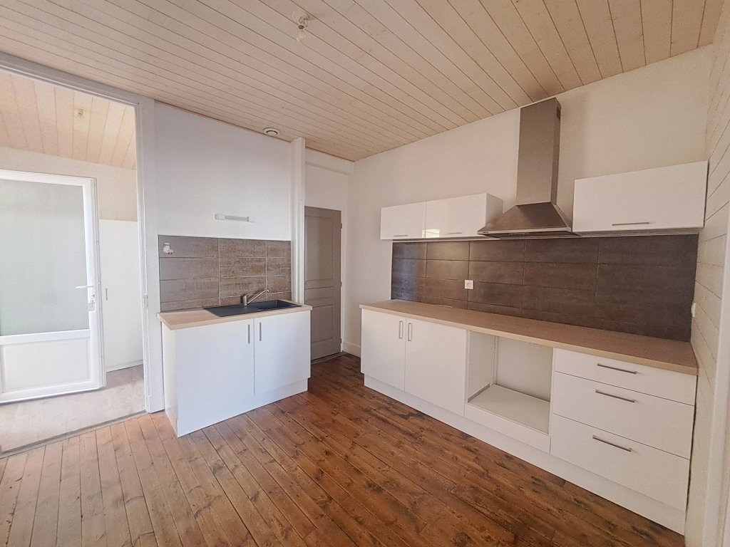 APPARTEMENT T2 A LOUER - CHAZELLES SUR LYON - 36.77 m2 - 440 &euro; charges comprises par mois