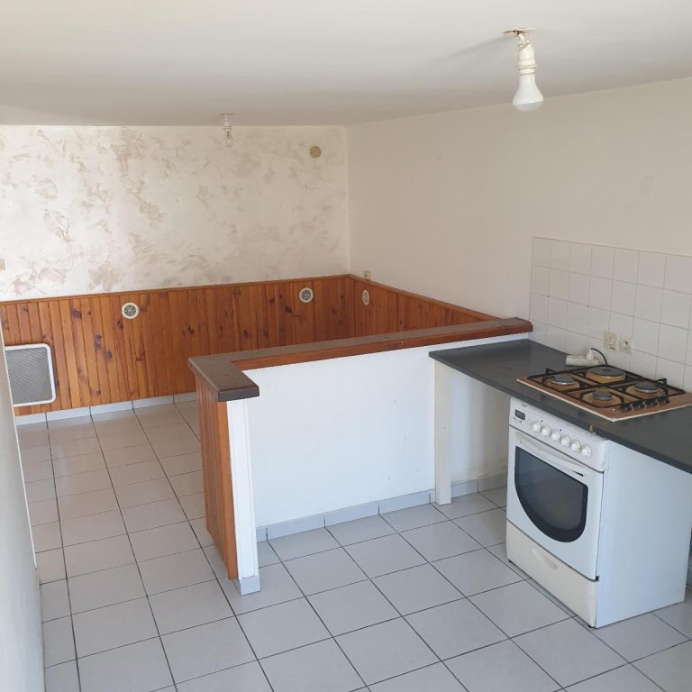 APPARTEMENT T3 A LOUER - BARD - 64.1 m2 - 550 &euro; charges comprises par mois