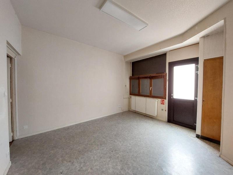 BOUTIQUE A LOUER - CHAZELLES SUR LYON - 48.14 m2 - 420 &euro; HC par mois