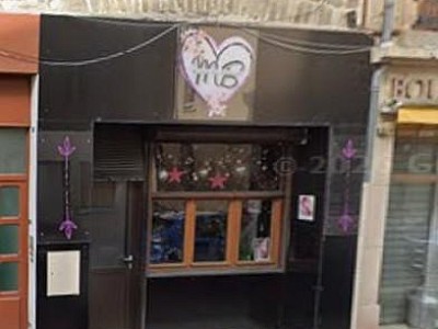 BOUTIQUE A LOUER - CHAZELLES SUR LYON - 48.14 m2 - 420 € HC par mois