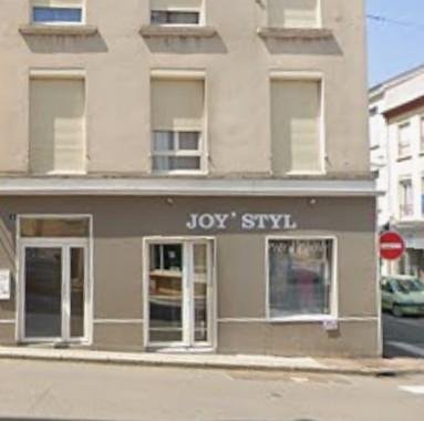 BOUTIQUE A LOUER - CHAZELLES SUR LYON - 470 &euro; HC par mois