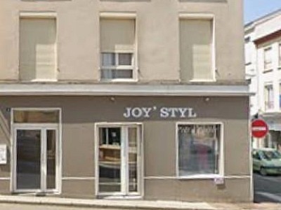 BOUTIQUE A LOUER - CHAZELLES SUR LYON - 470 € HC par mois