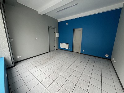 BOUTIQUE A LOUER - MONTBRISON - 27.09 m2 - 328 &euro; HC par mois