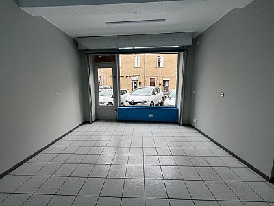 BOUTIQUE A LOUER - MONTBRISON - 27.09 m2 - 328 &euro; HC par mois