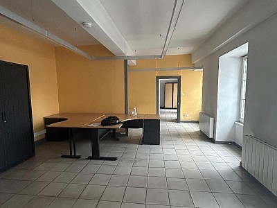 BOUTIQUE A LOUER - MONTBRISON - 690 &euro; HC par mois