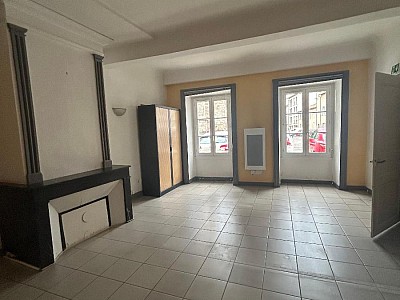BOUTIQUE A LOUER - MONTBRISON - 690 &euro; HC par mois