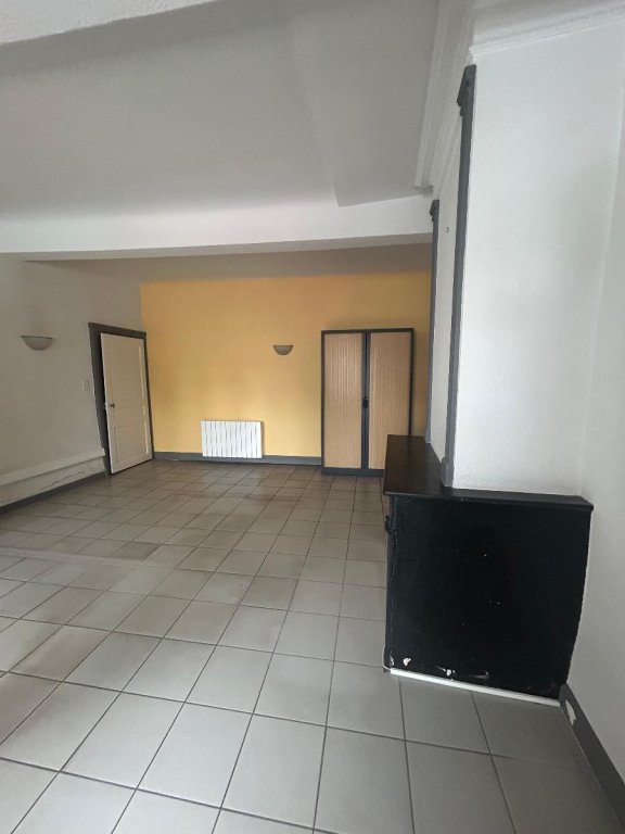 BOUTIQUE A LOUER - MONTBRISON - 690 &euro; HC par mois