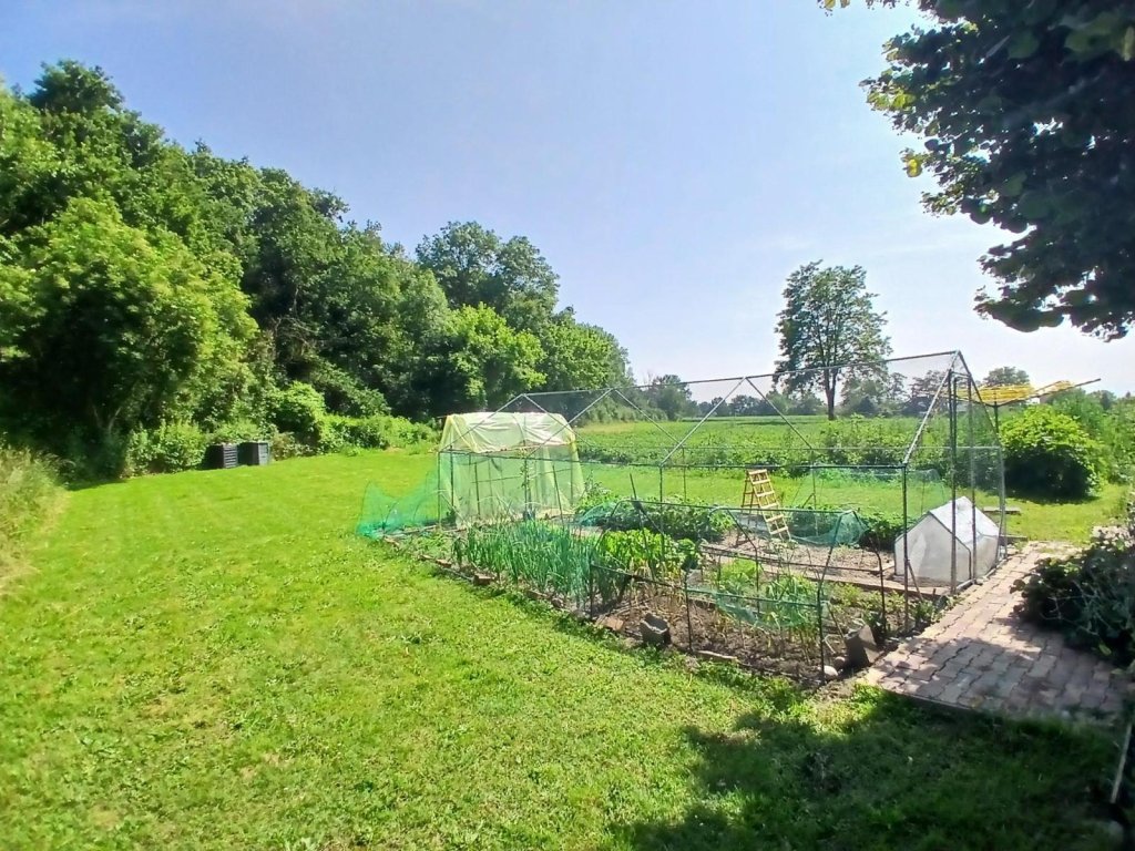 IMMEUBLE A VENDRE - CHAMBEON - 253.94 m2 - 249 000 &euro;