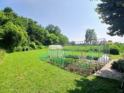 IMMEUBLE A VENDRE - CHAMBEON - 253.94 m2 - 249 000 €