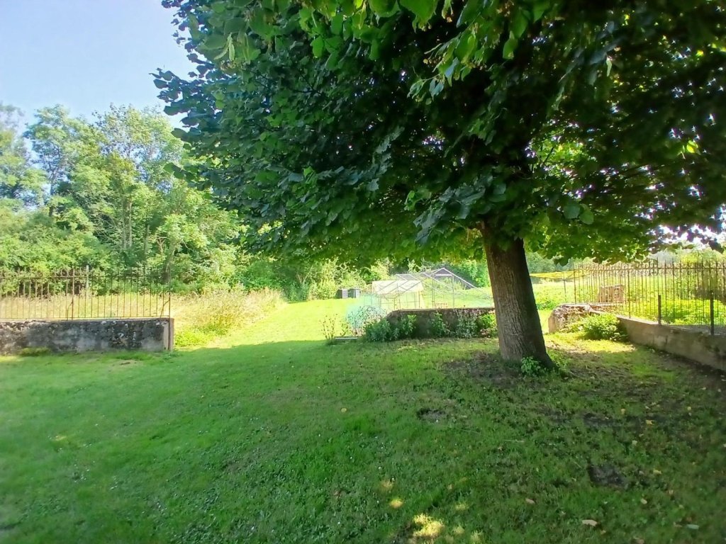 IMMEUBLE A VENDRE - CHAMBEON - 253.94 m2 - 249 000 &euro;