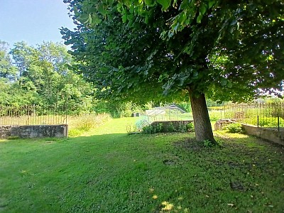 IMMEUBLE A VENDRE - CHAMBEON - 253.94 m2 - 249 000 €