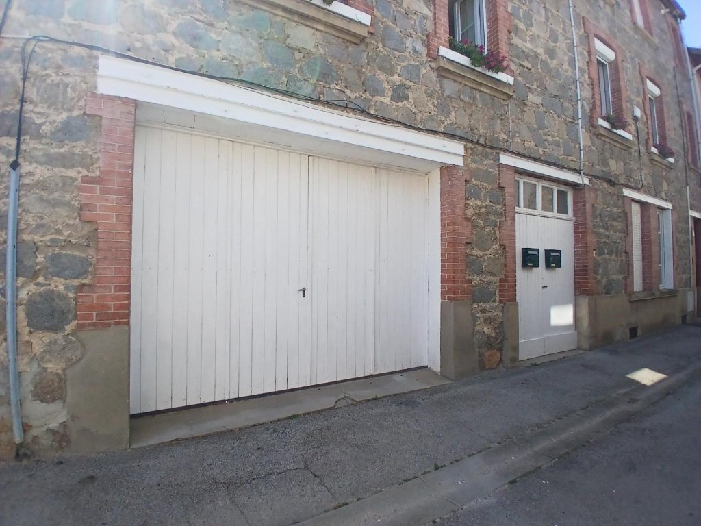 IMMEUBLE A VENDRE - PANISSIERES - 199 000 &euro;