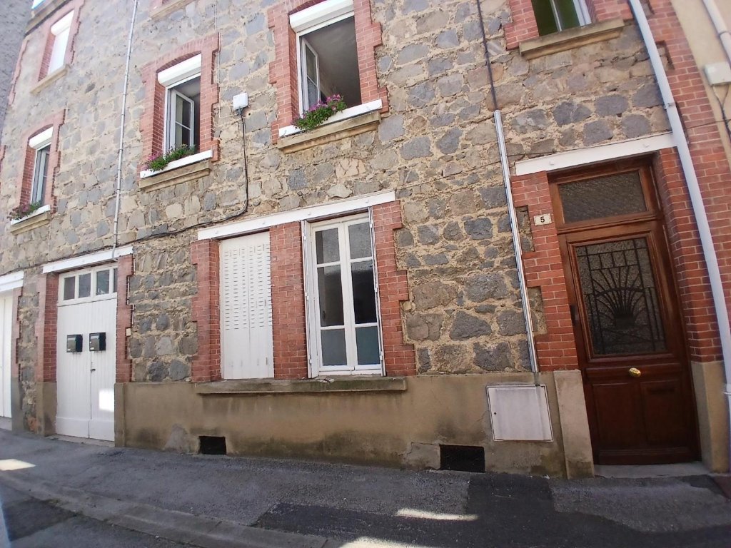 IMMEUBLE A VENDRE - PANISSIERES - 199 000 &euro;