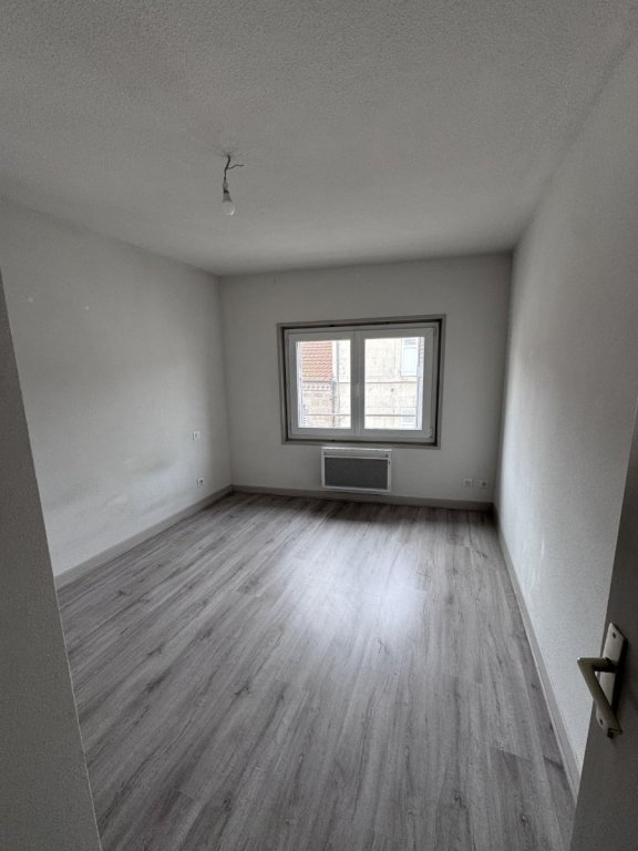 IMMEUBLE DE RAPPORT A VENDRE - FEURS - 430 m2 - 365 000 &euro;