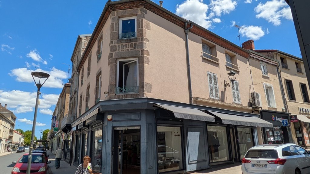 IMMEUBLE DE RAPPORT A VENDRE - FEURS - 430 m2 - 365 000 &euro;