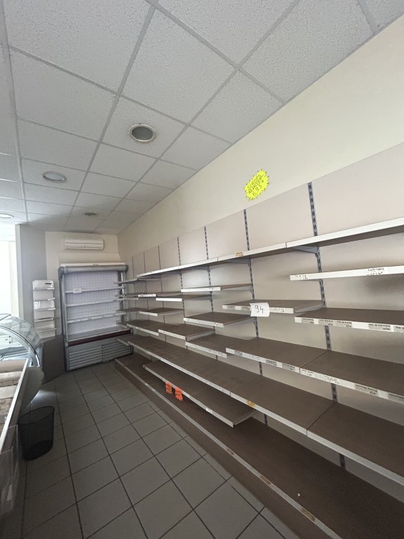 LOCAL COMMERCIAL A LOUER - CHAZELLES SUR LYON - 3 550 &euro; HC par mois