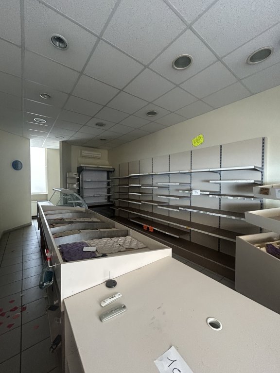 LOCAL COMMERCIAL A LOUER - CHAZELLES SUR LYON - 3 550 &euro; HC par mois