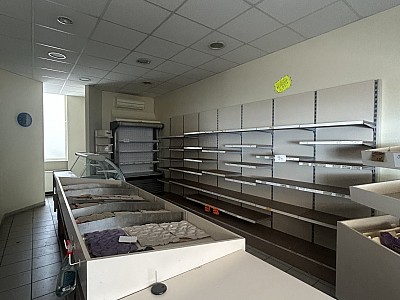 LOCAL COMMERCIAL A LOUER - CHAZELLES SUR LYON - 3 550 € HC par mois