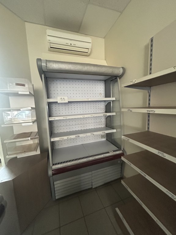LOCAL COMMERCIAL A LOUER - CHAZELLES SUR LYON - 3 550 &euro; HC par mois