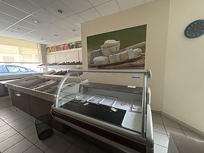 LOCAL COMMERCIAL A LOUER - CHAZELLES SUR LYON - 3 550 € HC par mois