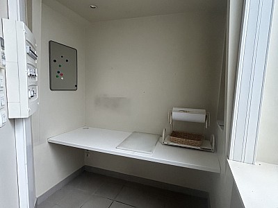 LOCAL COMMERCIAL A LOUER - CHAZELLES SUR LYON - 3 550 € HC par mois