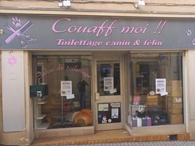 LOCAL COMMERCIAL A LOUER - CHAZELLES SUR LYON - 42.35 m2 - 400 € HC par mois