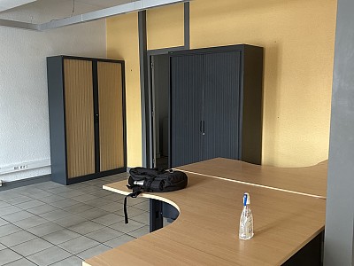 LOCAL COMMERCIAL A LOUER - MONTBRISON - 88.7 m2 - 690 € HC par mois