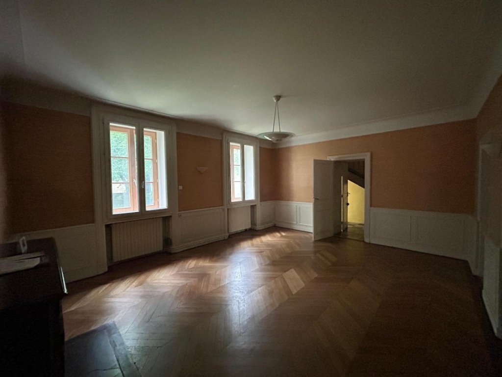 LOCAL D ACTIVITE A LOUER - MONTBRISON - 130 m2 - 745 &euro; HC par mois