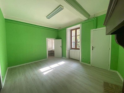 LOCAL D ACTIVITE A LOUER - MONTBRISON - 130 m2 - 745 € HC par mois