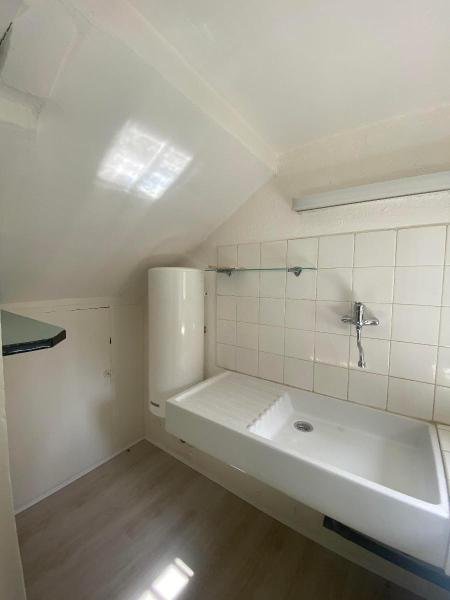 LOCAL D ACTIVITE A LOUER - MONTBRISON - 130 m2 - 745 &euro; HC par mois