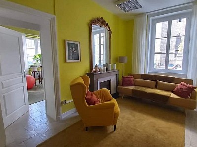 LOCAL D ACTIVITE A LOUER - MONTBRISON - 39.8 m2 - 500 € HC par mois