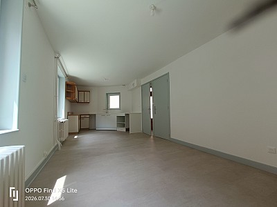 MAISON A LOUER - BOEN SUR LIGNON - 76.12 m2 - 700 € charges comprises par mois