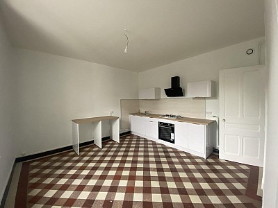 MAISON A LOUER - CHALAIN D UZORE - 84.25 m2 - 700 € charges comprises par mois