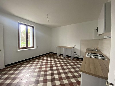 MAISON A LOUER - CHALAIN D UZORE - 84.25 m2 - 700 € charges comprises par mois