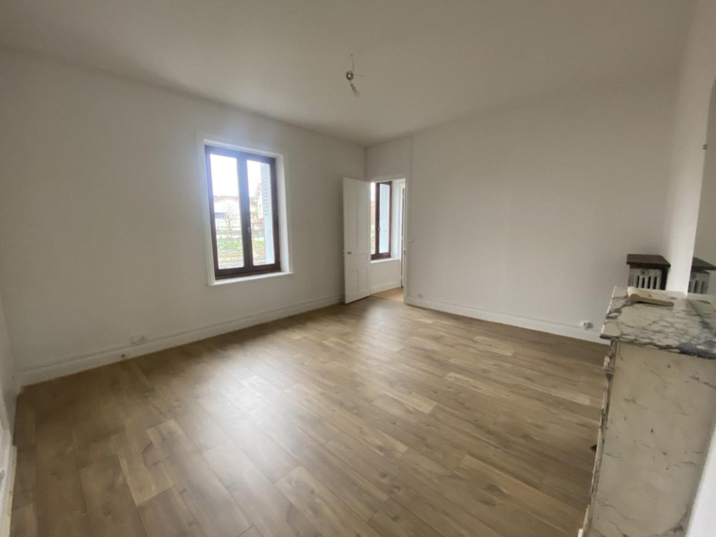 MAISON A LOUER - CHALAIN D UZORE - 84.25 m2 - 700 &euro; charges comprises par mois