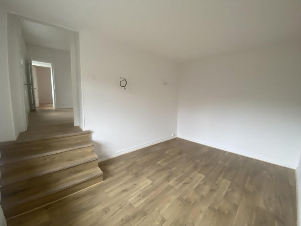 MAISON A LOUER - CHALAIN D UZORE - 84.25 m2 - 700 &euro; charges comprises par mois