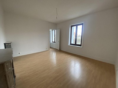MAISON A LOUER - CHALAIN D UZORE - 84.25 m2 - 700 € charges comprises par mois