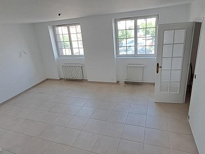 MAISON A LOUER - CHAZELLES SUR LYON - 100.96 m2 - 890 € charges comprises par mois