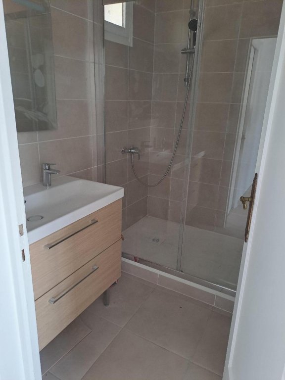 MAISON A LOUER - CHAZELLES SUR LYON - 100.96 m2 - 890 &euro; charges comprises par mois