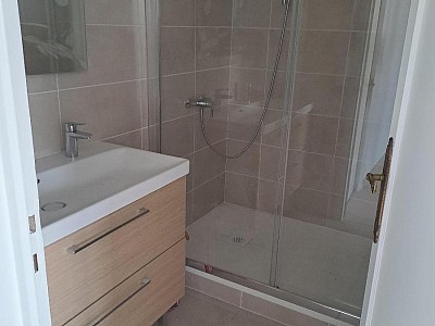 MAISON A LOUER - CHAZELLES SUR LYON - 100.96 m2 - 890 € charges comprises par mois