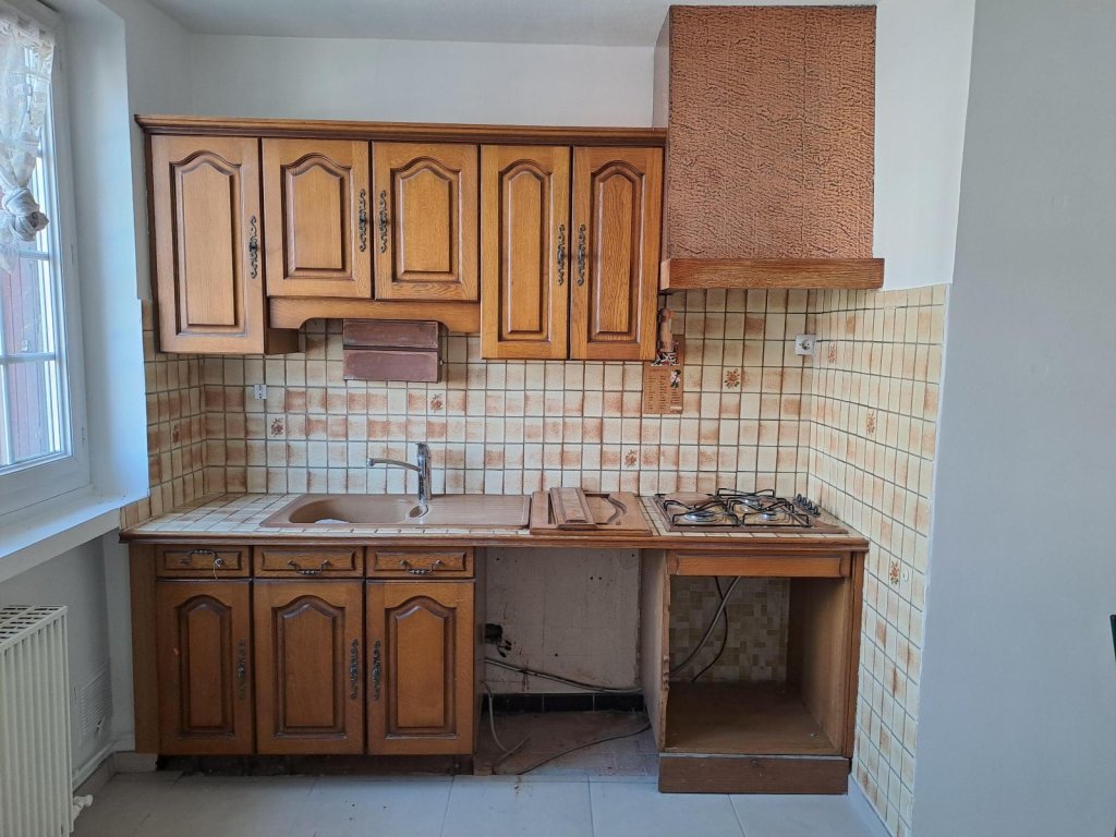 MAISON A LOUER - CHAZELLES SUR LYON - 100.96 m2 - 890 &euro; charges comprises par mois